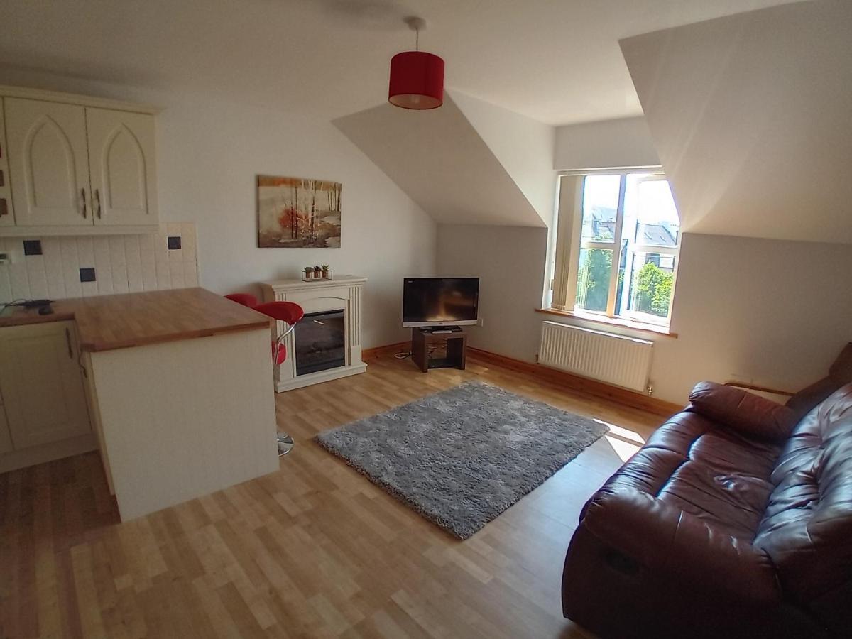 The Red Door Townhouse Apartment Ardara Exteriér fotografie