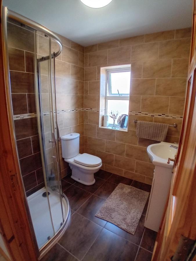 The Red Door Townhouse Apartment Ardara Exteriér fotografie