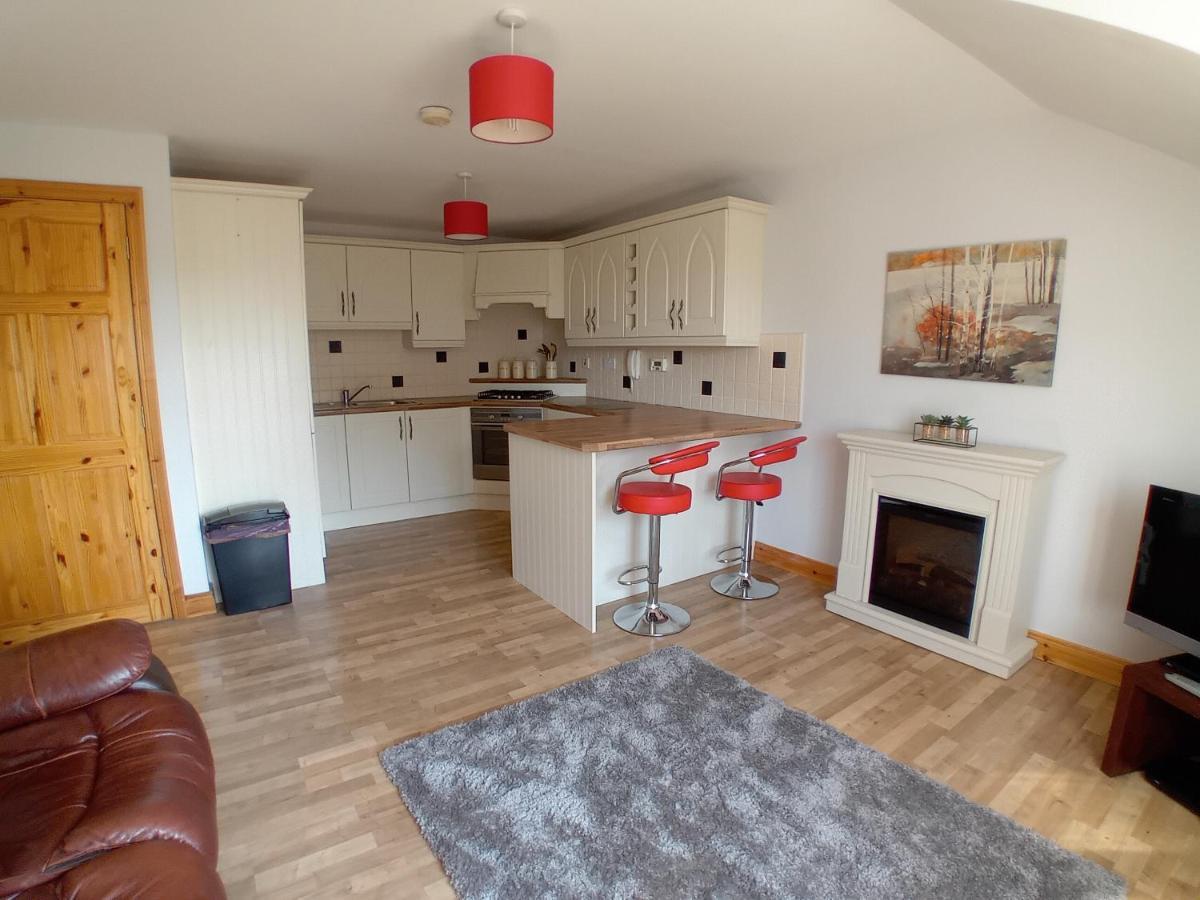 The Red Door Townhouse Apartment Ardara Exteriér fotografie