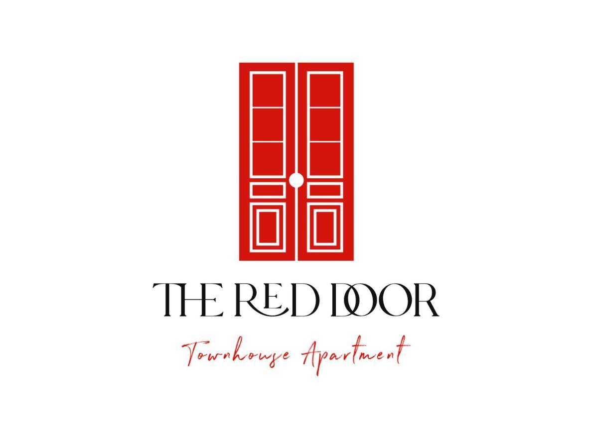 The Red Door Townhouse Apartment Ardara Exteriér fotografie